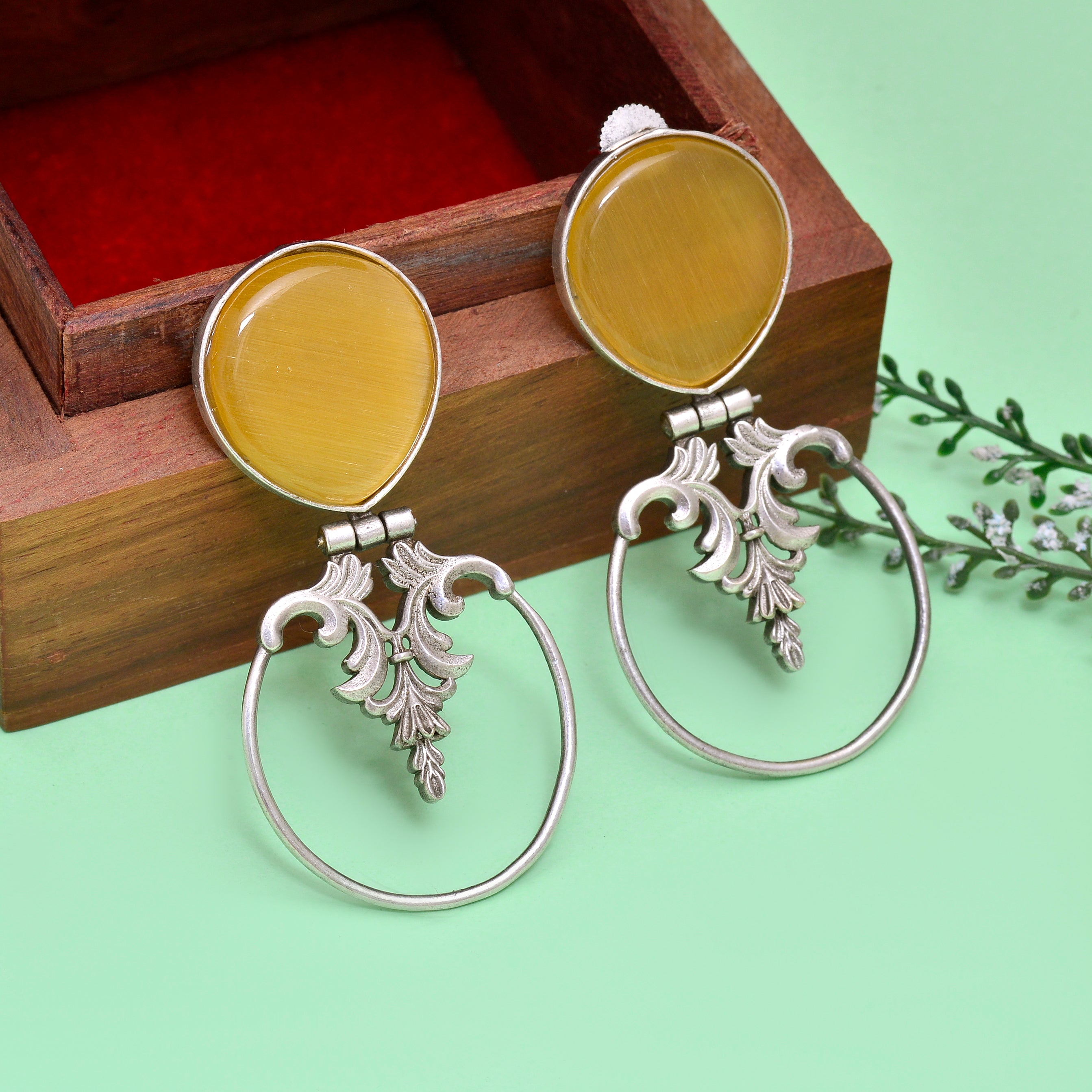 Round Dew Hoops Earrings