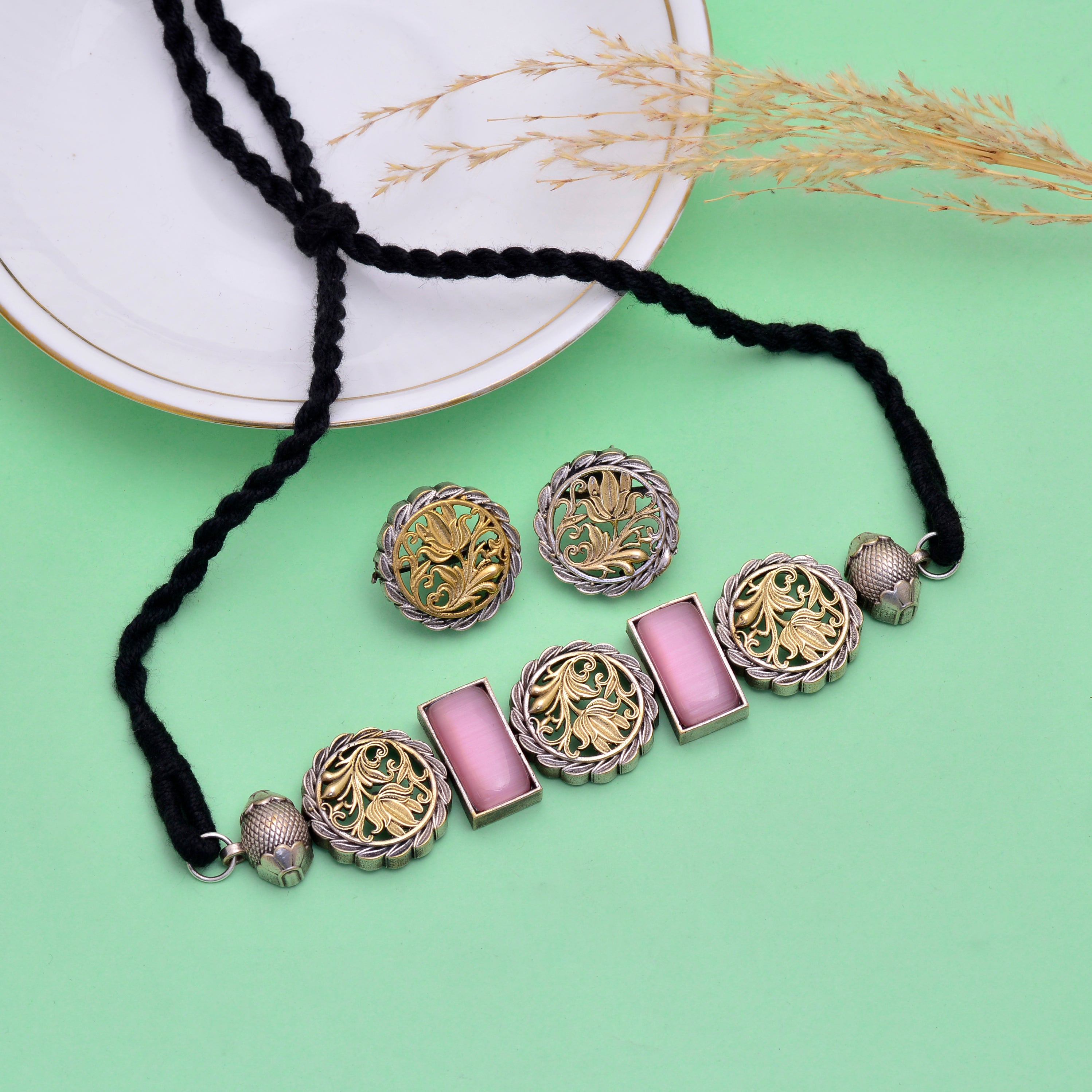 Rajshree Necklace Set
