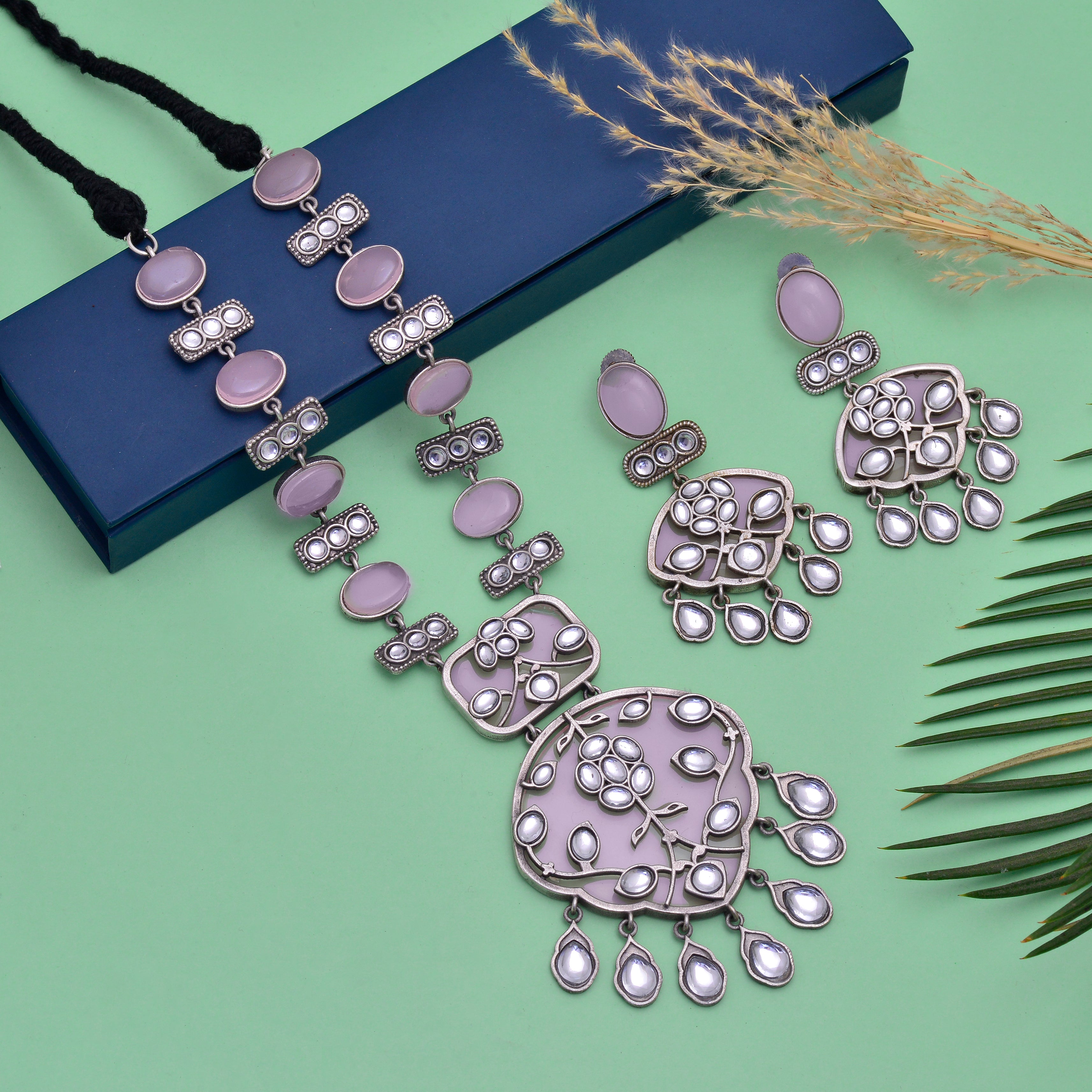 Saaz Necklace Set