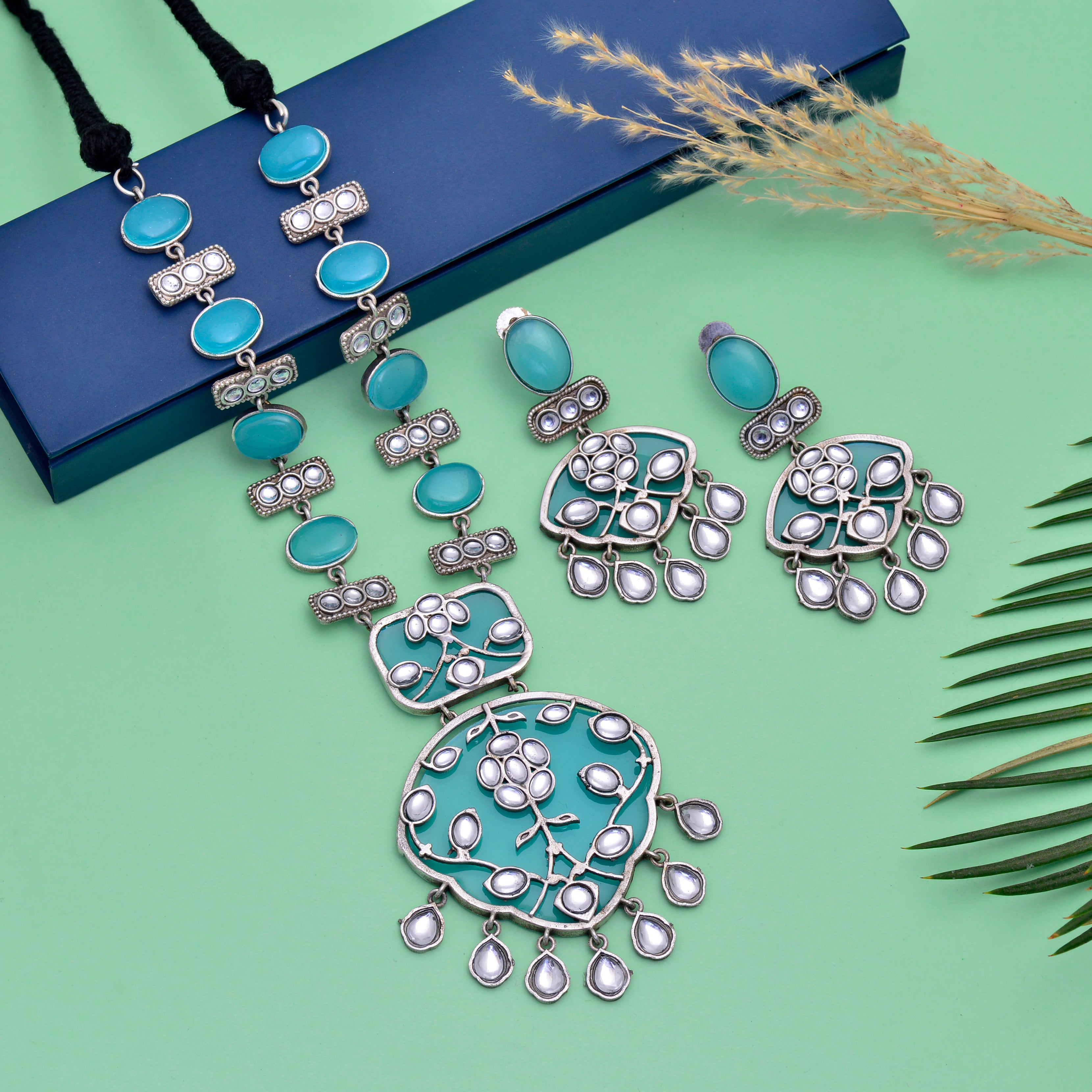 Saaz Necklace Set